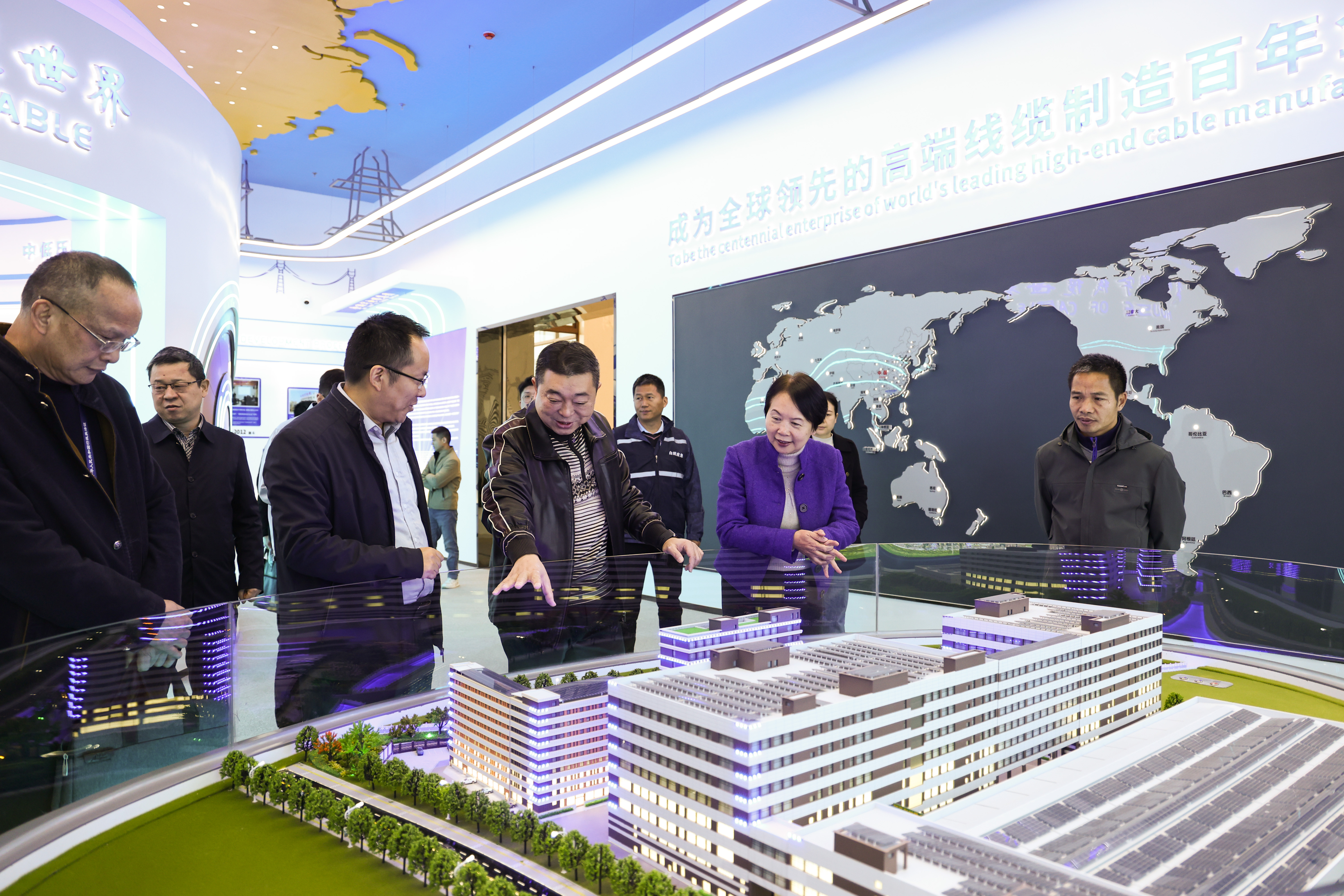 佛山市政協(xié)副主席攜各級領導蒞臨金聯(lián)宇電纜集團調研指導